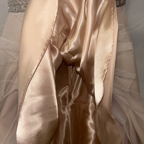 Formal Dress, cream, tan, gold. size 4 in EUC - Picture 10 of 16